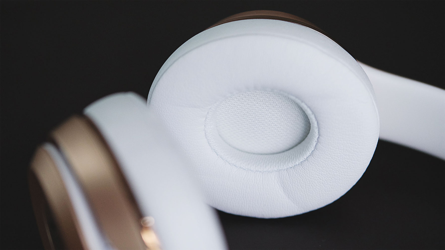 iPhone伴侣再进化 Beats Solo 3 Wireless蓝牙耳机轻体验