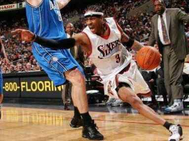 艾弗森10佳球（艾弗森生涯十大经典比赛：单场狂飙60分，送给紫金王朝的唯一一败）-华海博客