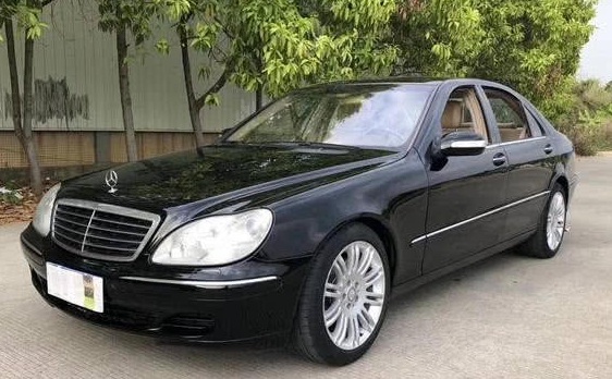05年的奔驰s500放二手车市场,3个月无人问,网友:白送都不要