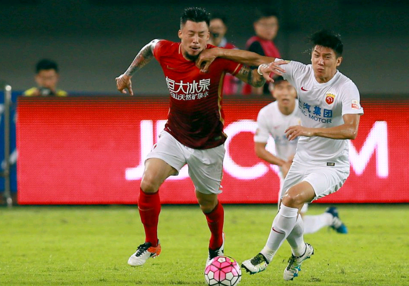 为什么中国球员踢不了英超（中国球员为何无法立足五大联赛，韦世豪终于说了实话）