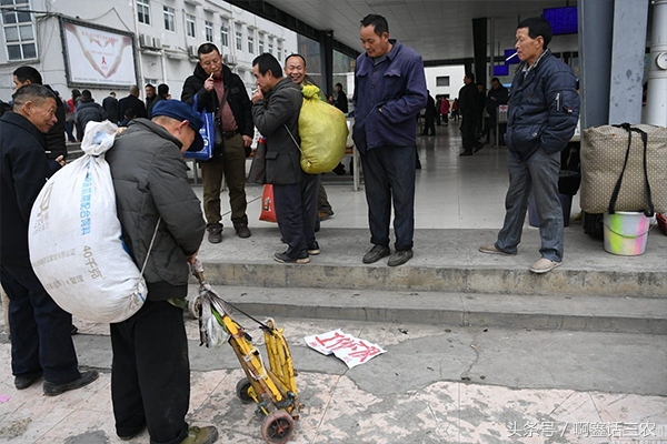城市灯火阑珊处，农民工的汗水与心酸谁能懂？