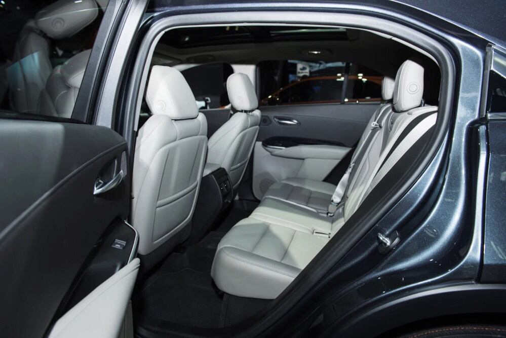 最值得期待的紧凑型豪华SUV：尺寸大Q3一圈，适时四驱配9A