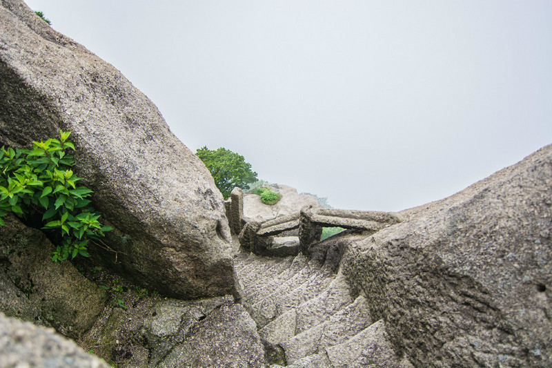 陡峭的山峰 黄山图片