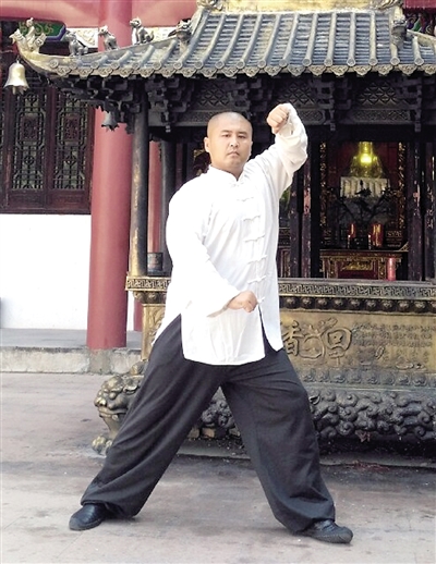 我們?yōu)槭裁匆磳?duì)舉重（太極雷雷公開反對(duì)小孩練舉重：舉重影響身高發(fā)育，對(duì)椎間盤也不好）