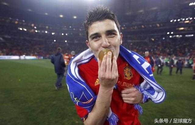 比利亚世界杯吊射（每日忆球｜比利亚制造世界杯最远破门）-趣拿体育