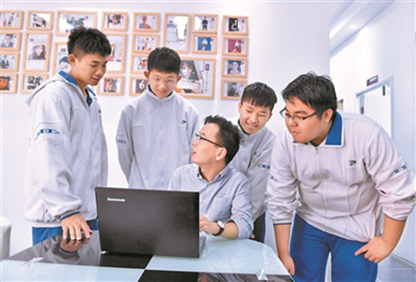 “头号玩家”的另类高考：4名学生靠电竞敲开高校大门