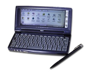 掌上电脑一般有键盘输入、手写输入或触控式屏幕输入方式
