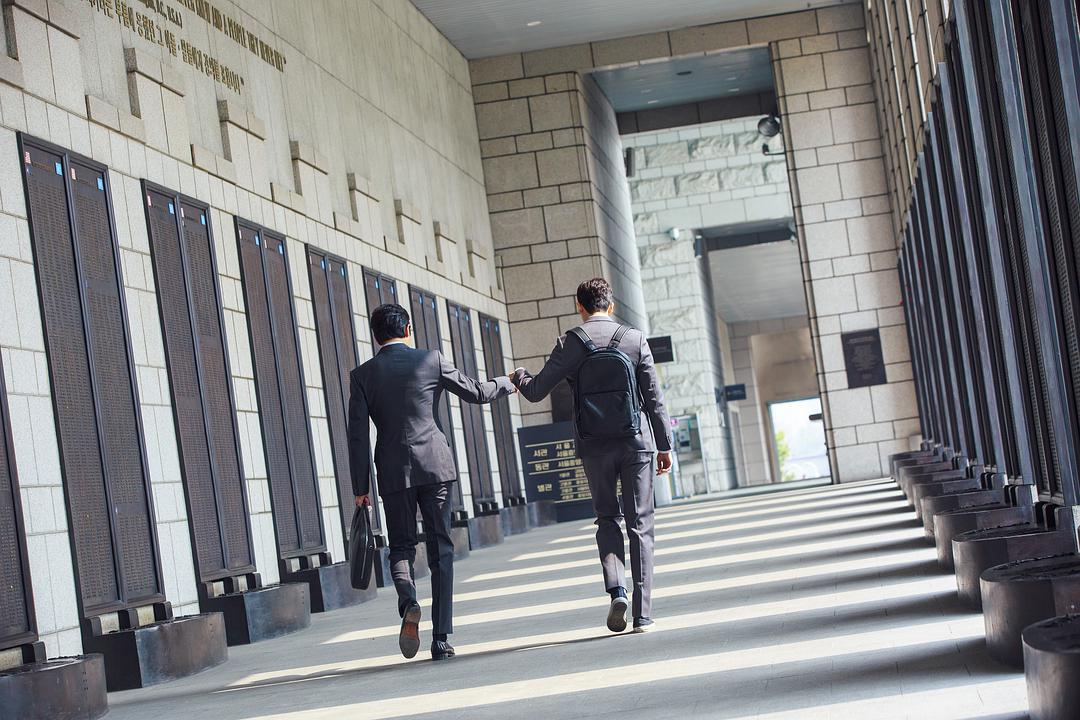 韩国翻拍美剧几乎都败了，张东健朴炯植的《金装律师》会爆吗？