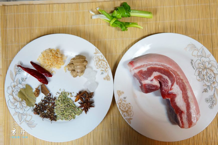 白吉馍夹腊汁肉这么做太香了，一顿能吃5个，再也不去路边摊买了
