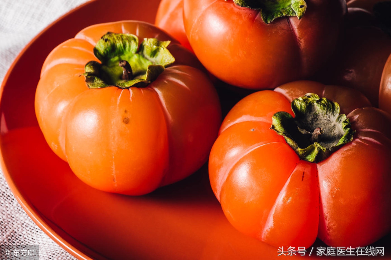 柿子饼上的白色粉末是什么？可以不洗直接吃吗？