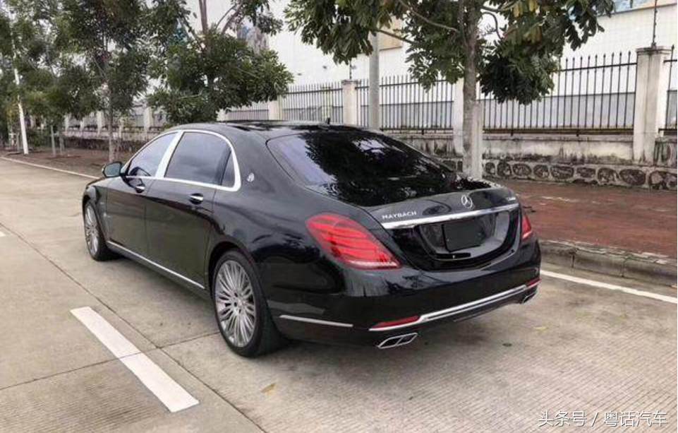 老板花290万买回一辆奔驰迈巴赫s600,懂行的都明白其实赚了很多