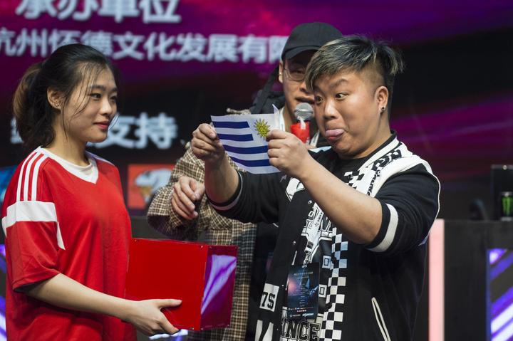 实况足球2018世界杯在哪里(角逐“大力神杯” 杭州实况足球世界杯正上演)