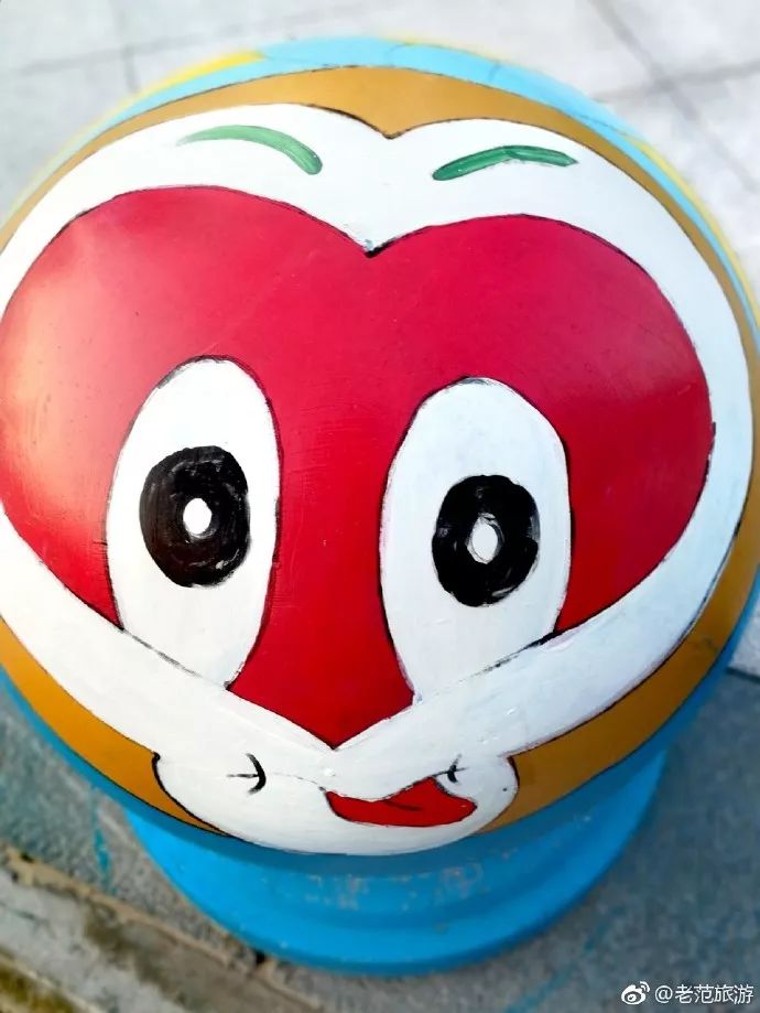 街头篮球手游猴子涂鸦（西安街头的水泥墩子被涂鸦成猴子 孙悟空表情包萌萌哒）-趣拿体育