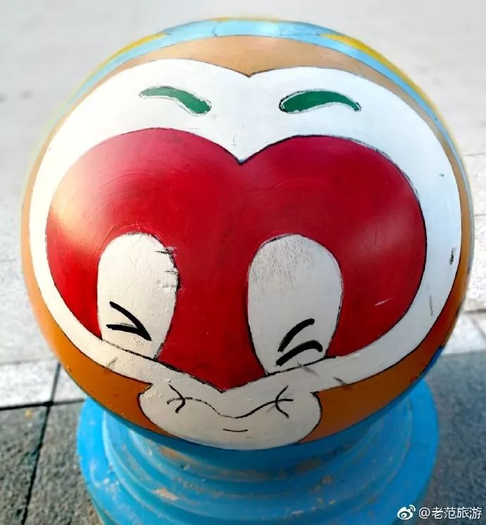 街头篮球手游猴子涂鸦（西安街头的水泥墩子被涂鸦成猴子 孙悟空表情包萌萌哒）