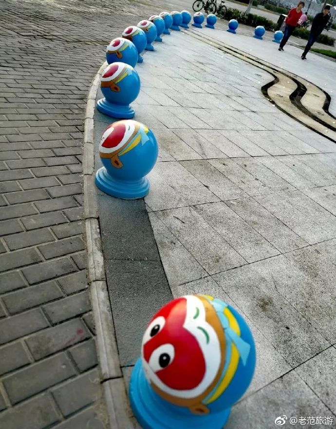 街头篮球手游猴子涂鸦（西安街头的水泥墩子被涂鸦成猴子 孙悟空表情包萌萌哒）