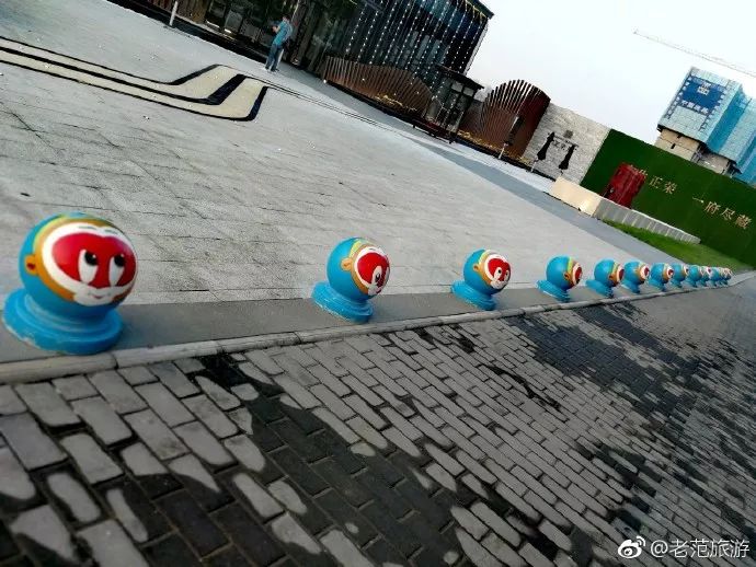 街头篮球手游猴子涂鸦（西安街头的水泥墩子被涂鸦成猴子 孙悟空表情包萌萌哒）