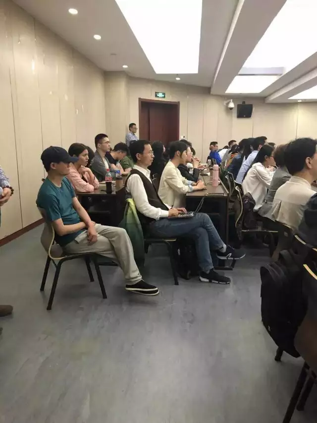 阿里巴巴商学院录取分数线（杭师课堂惊现百亿富豪）