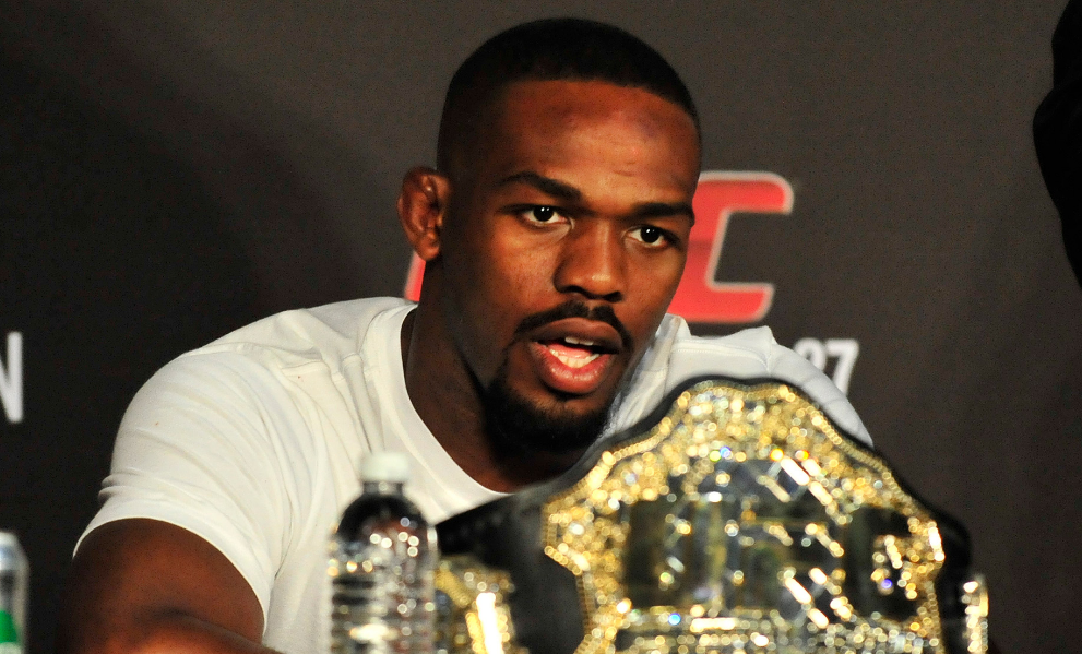 ufc双料冠军什么意思(ufc历史上的今天,"战国时期"的ufc轻重量级何等