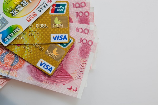 男子借16.6万不还，夫妻俩被起诉法院，法院竟判债务与妻子无关