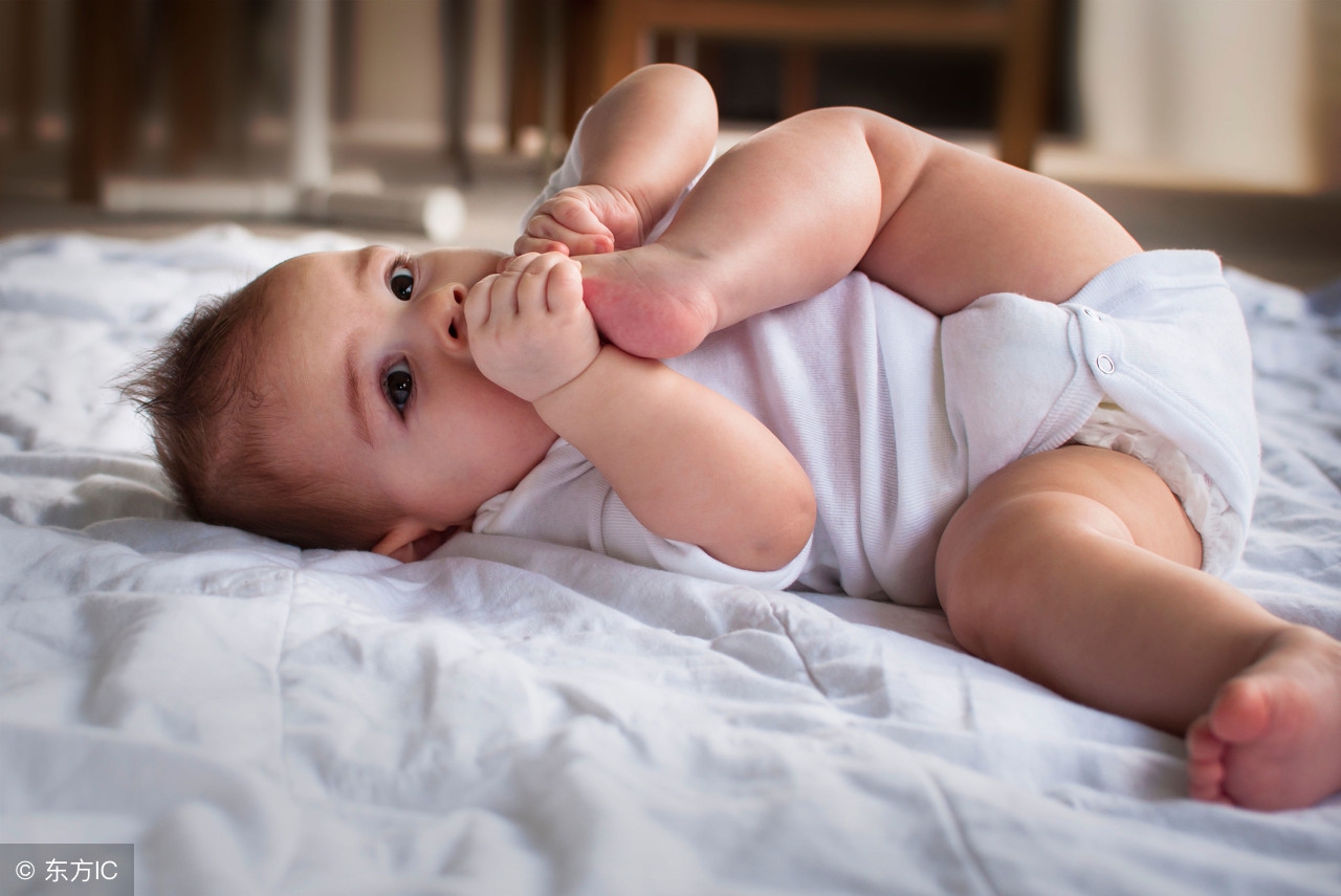 婴儿吸手指（宝宝老是吸手指）幼儿百科魔术铺