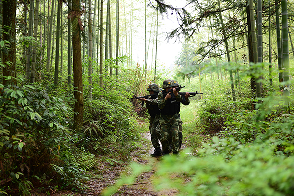 武警井冈山中队坚持将红色基因植入官兵血脉：当好红军传人