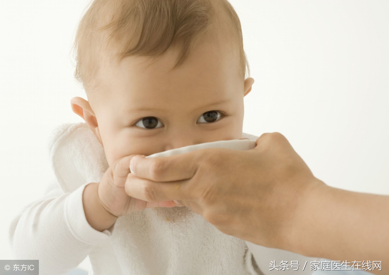 婴儿头上起湿疹怎么办（宝宝长了湿疹）