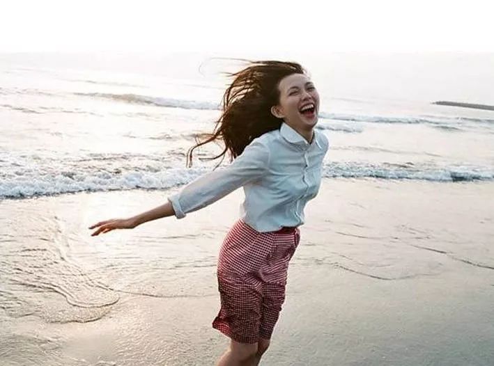 最强海边拍照攻略！去海边这么拍，瞬间好看 100 倍