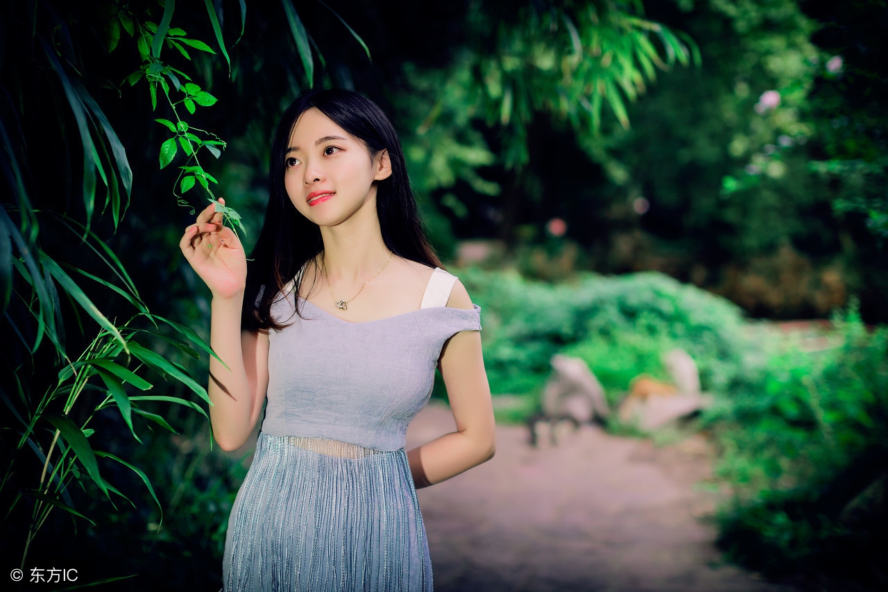 华夏学院十大美女出没，只要是正常的男人，看后都会无法自拔