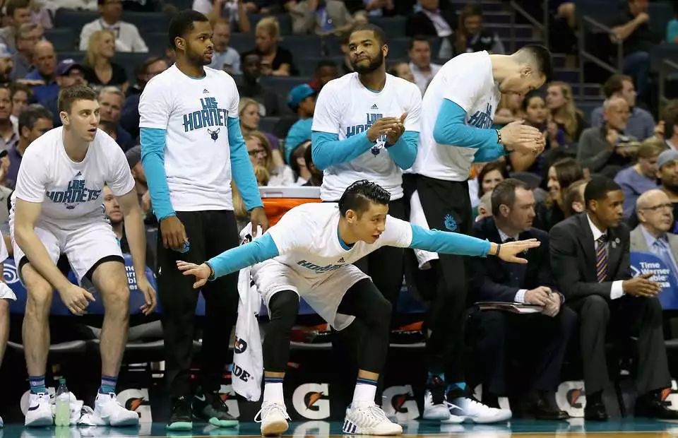 nba替補席為什么瘋狂（當替補比上場打球還興奮？大概也只有NBA能辦到了……）