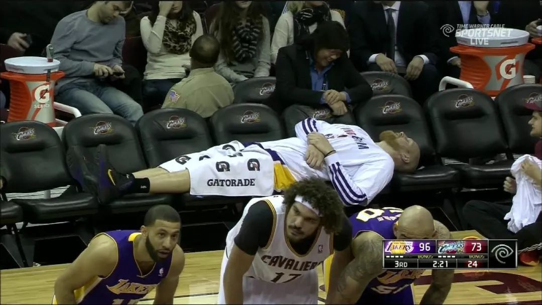 nba替補席為什么瘋狂（當替補比上場打球還興奮？大概也只有NBA能辦到了……）