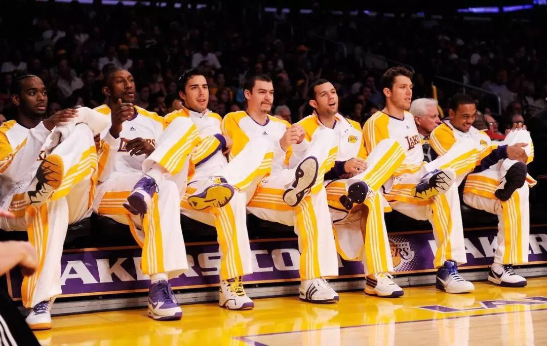 nba替補席為什么瘋狂（當替補比上場打球還興奮？大概也只有NBA能辦到了……）