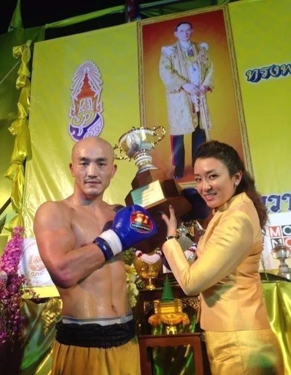 泰國美女看四大天王（泰國全民偶像中國一龍，對戰(zhàn)四大國寶級天王，泰國粉絲遭遇難題！）