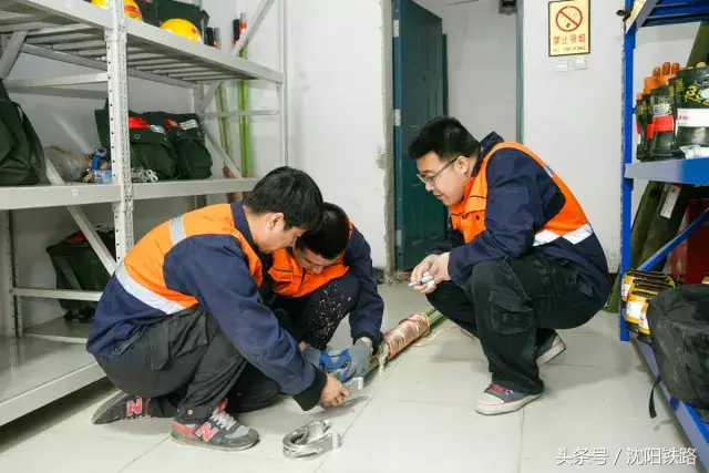 接触网工滴日常是啥样子呢？来来啦，小编带您去辽中看看吧！