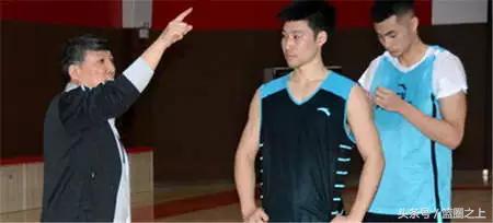 cba为什么会体能差(不扩军真不怪姚明！NBL球员体测35%不过关，凭什么打CBA)