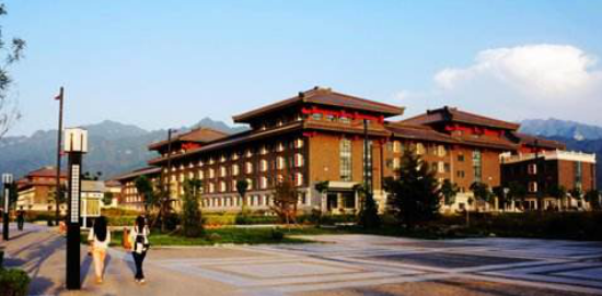 建大是哪个大学（迈上新台阶）