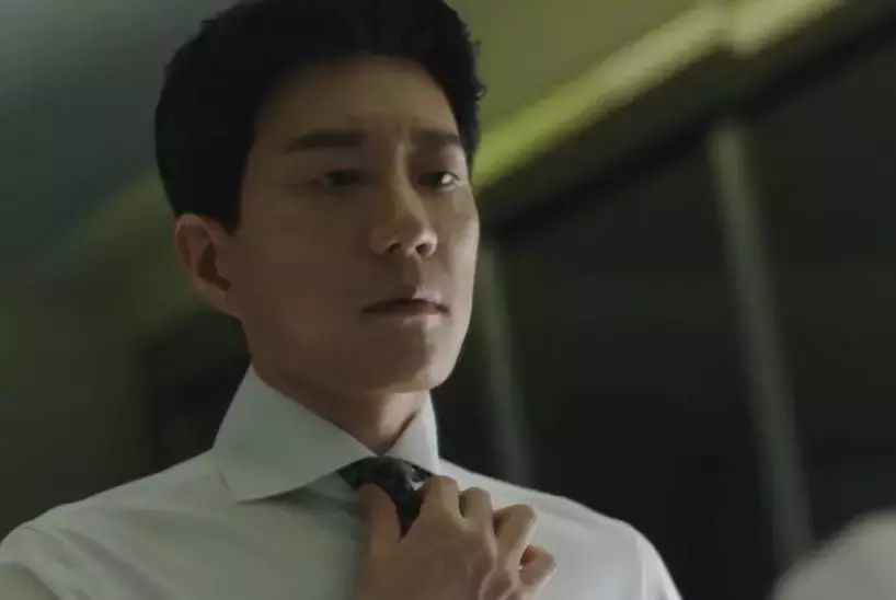 韩国电视剧银行(厨师变身银行行长，结果闹出一夫二妻，这部韩剧的收视率还不低！)