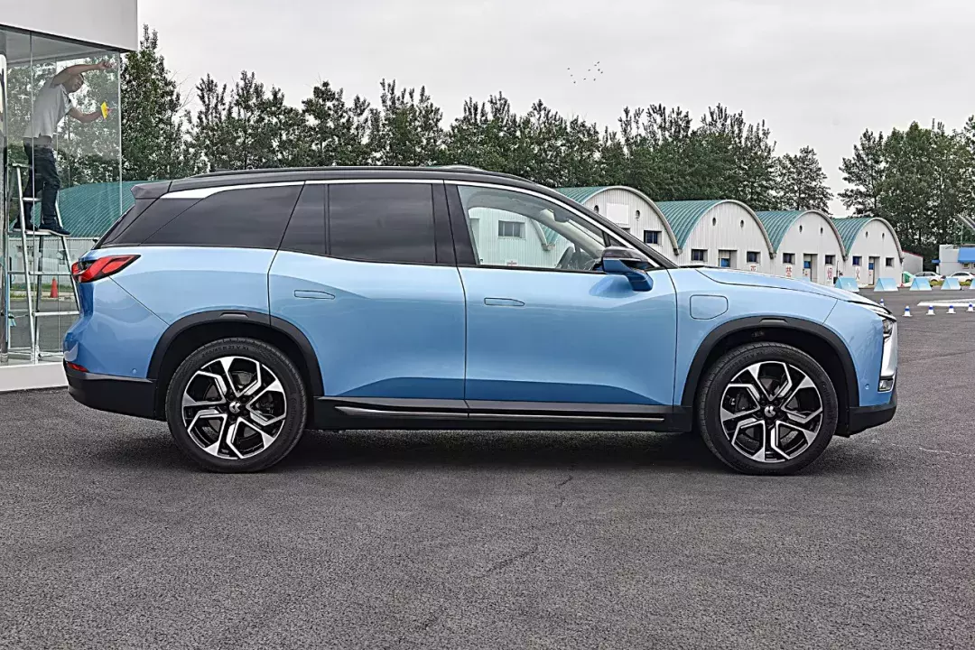 蔚来ES8首发赛道试驾：冲刺漂移暴力虐车，你关心的问题都在这！