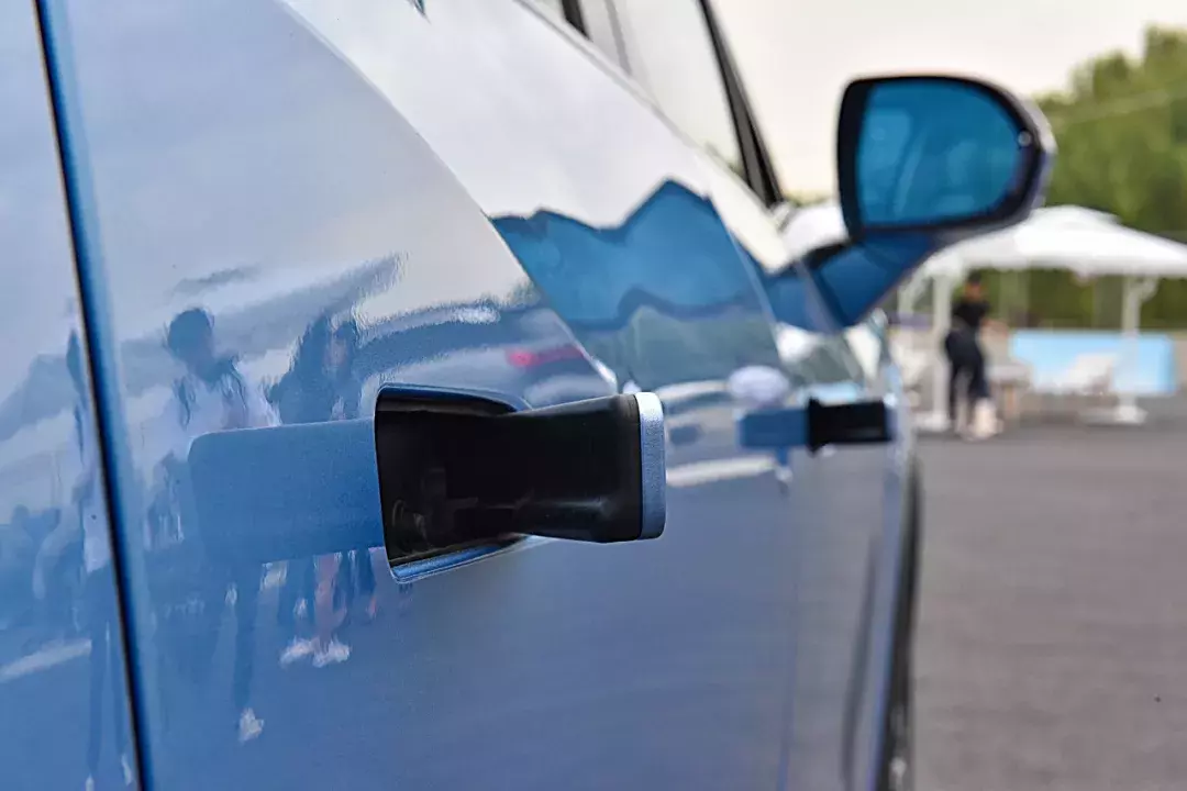 蔚来ES8首发赛道试驾：冲刺漂移暴力虐车，你关心的问题都在这！