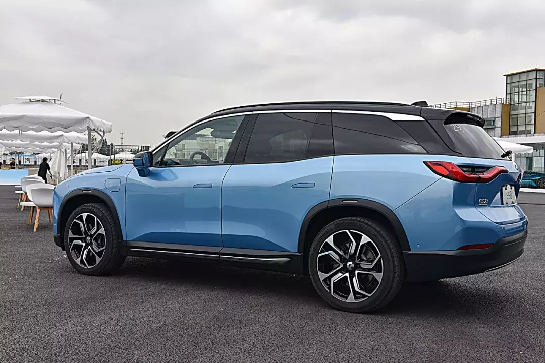 蔚来ES8首发赛道试驾：冲刺漂移暴力虐车，你关心的问题都在这！