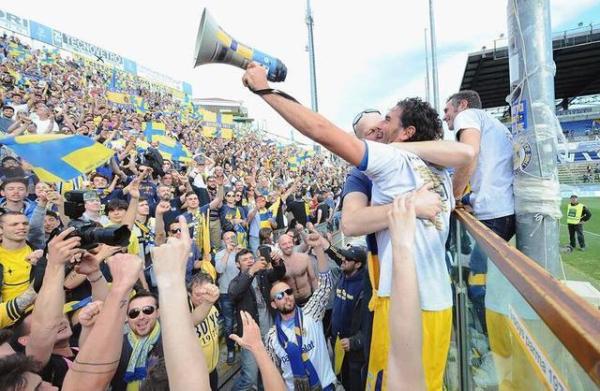 意甲20132014积分榜（三年从意丁升到意甲，这是帕尔马奇迹背后的忠诚传奇）