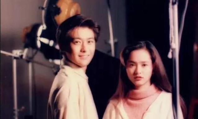 玉女掌门人被老公多次劈腿，离婚后带子女净身出户，现状令人唏嘘