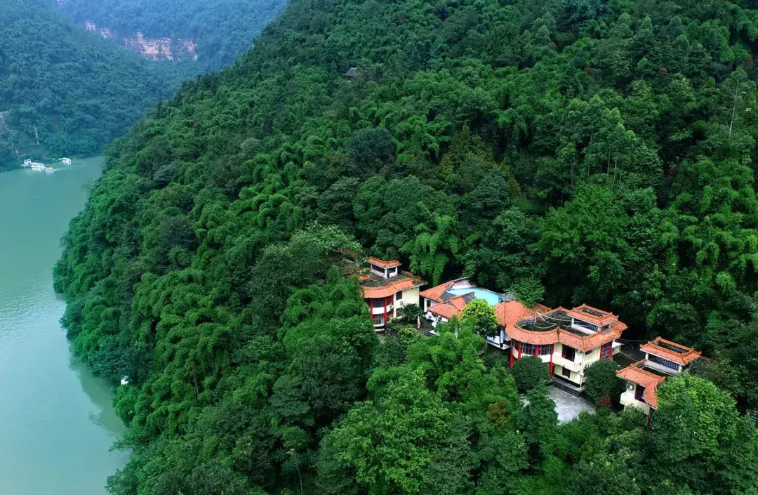 眉山又一处绝美风景地，建筑风情媲美柬埔寨，还不要门票！