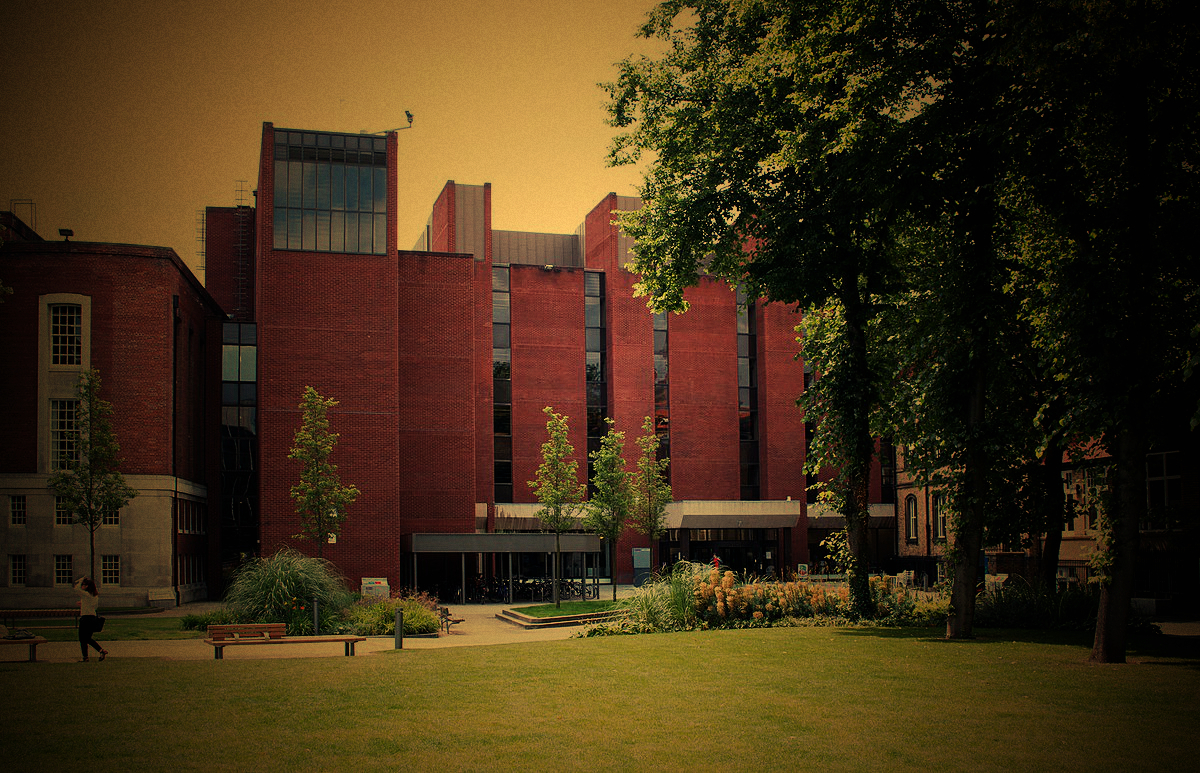 曼大是什么学校,上大是什么学校