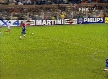 巴西德国世界杯决赛克鲁伊夫(克鲁伊夫唯一一次世界杯：凭两个镜头，他带着荷兰惊艳了世界)