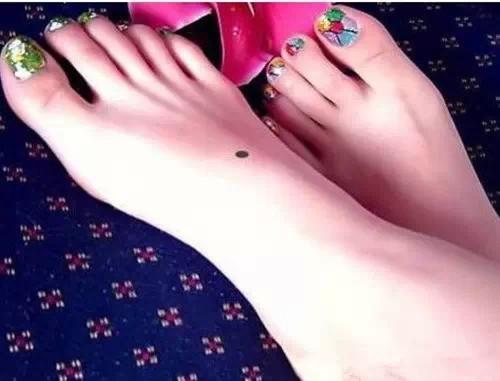 女性身体各部位痣相图解:哪里长痣最好