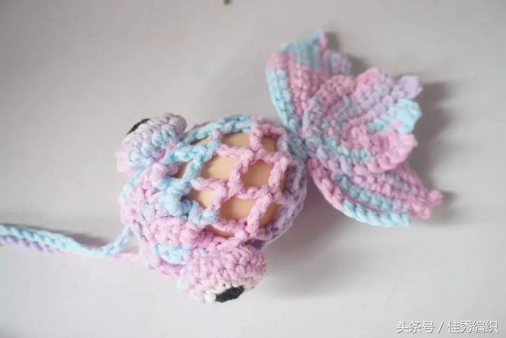 钩针编织技巧图解|端午蛋袋编织 端午节蛋袋2款小金鱼蛋袋