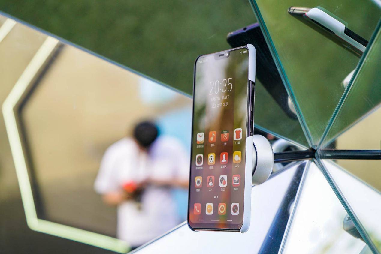 vivoz21世界杯（情懷售價3698元，vivo X21世界杯非凡版現場上手快評）