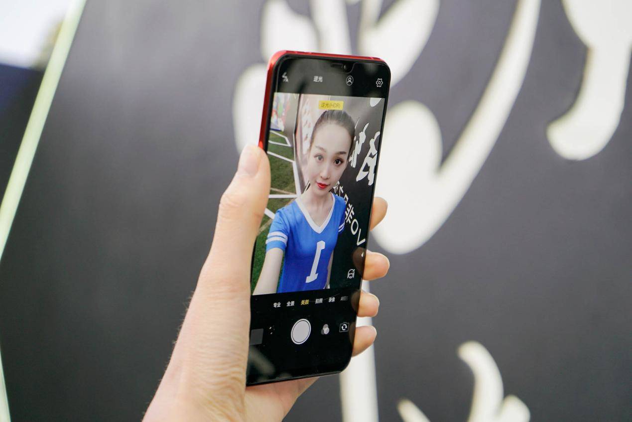 vivoz21世界杯（情懷售價3698元，vivo X21世界杯非凡版現場上手快評）