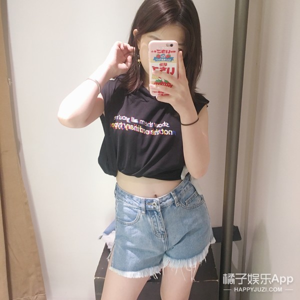 女票世界杯(世界杯女友穿搭第一弹：爱他就陪他看球吧！)