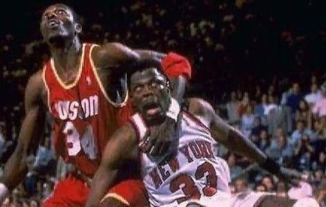 為什么nba防守可以伸手（NBA5招搞笑防守：摳鼻防守重現江湖，躲哈登碰瓷深入精髓）